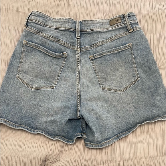Ripped denim mom shorts - Picture 3 of 4